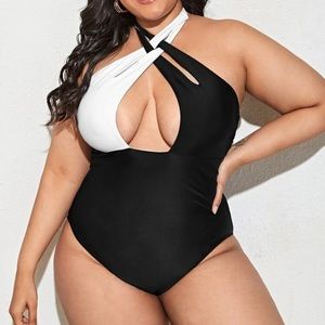 Plus Colorblock Halter One Piece Swimsuit